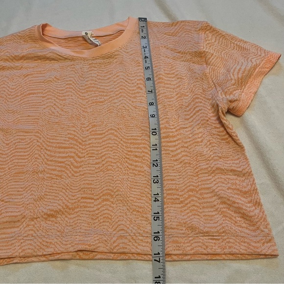 Lululemon Train to Be Short Sleeve Shirt in Ripple Wave White / Highlight Orange - Picture 8 of 9